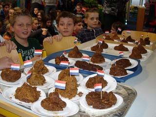 Do children in Thailand eat shit?